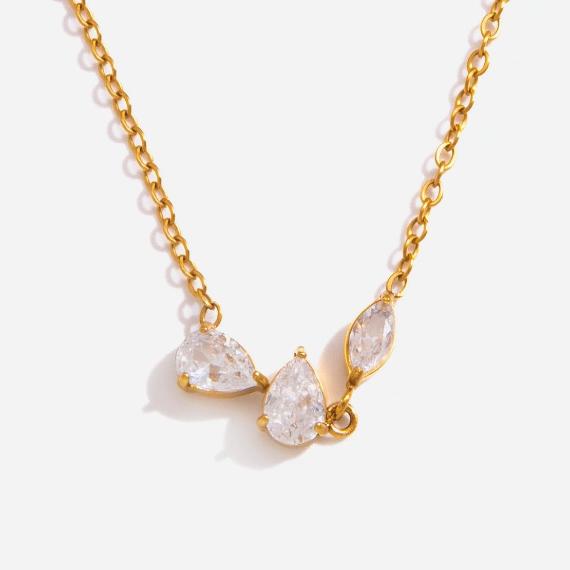 Elegant Minimalist Zircon Necklace - Perfect Gift for Her