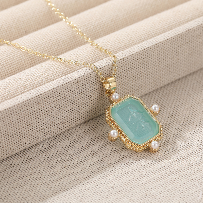 Stunning Aqua Geometric Pearl Pendant Necklace - Gold Tone Elegance