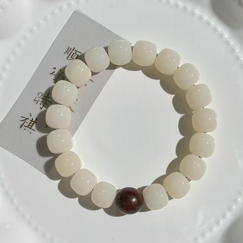 Elegant White Bodhi Seed Beaded Bracelet for Serenity & Style