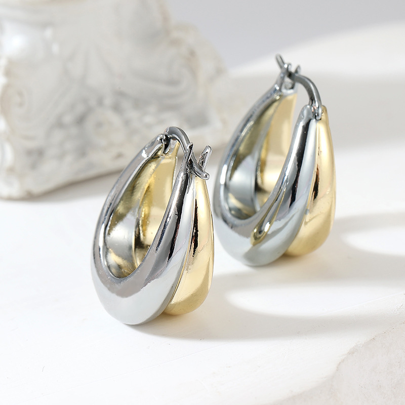 Elegant Two-Tone Twisted Hoop Earrings for Any Occasion