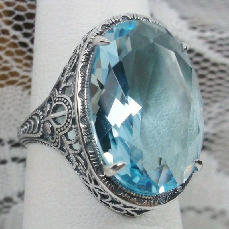 Elegant Light Blue Crystal Oval Ring – Statement Fashion Jewelry