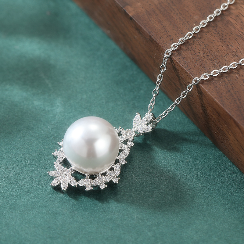 Elegant Pearl Leaf Crystal Necklace - Perfect for Weddings & Parties
