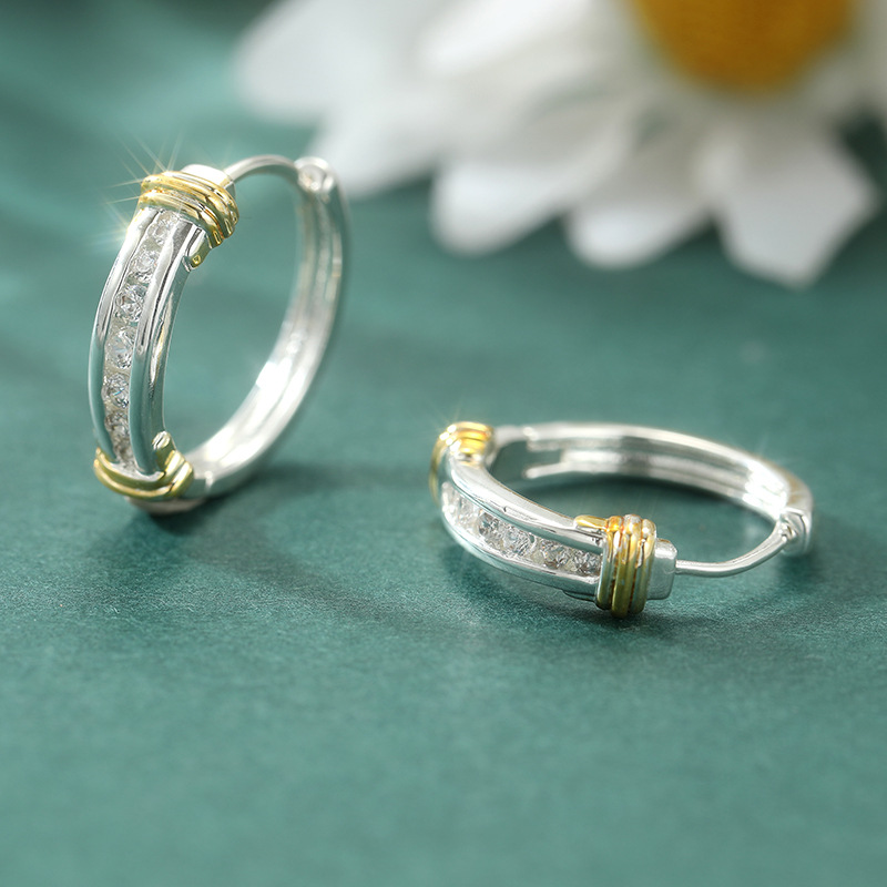 Elegant Two-Tone Crystal Hoop Earrings – Versatile Fashion Jewelry