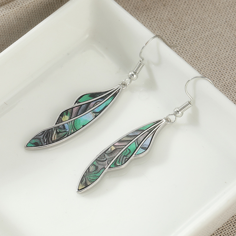 Vintage Green Leaf Drop Earrings – Boho Chic Silver Tone Jewelry