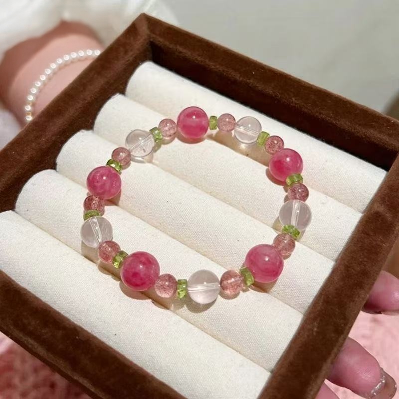 Elegant Rose-Themed Beaded Bracelet for Timeless Beauty