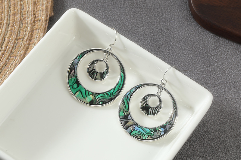 Bohemian Shell Pattern Circle Drop Earrings - Chic Silver Tone Dangles
