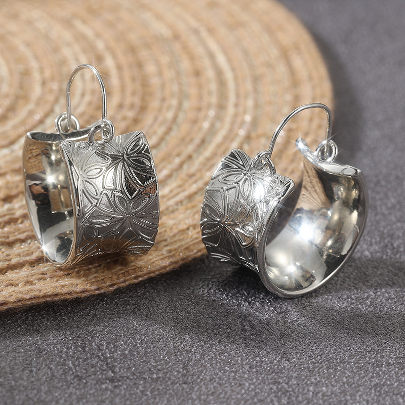 Elegant Vintage Floral Hoop Earrings - Silver Tone Brass Beauty